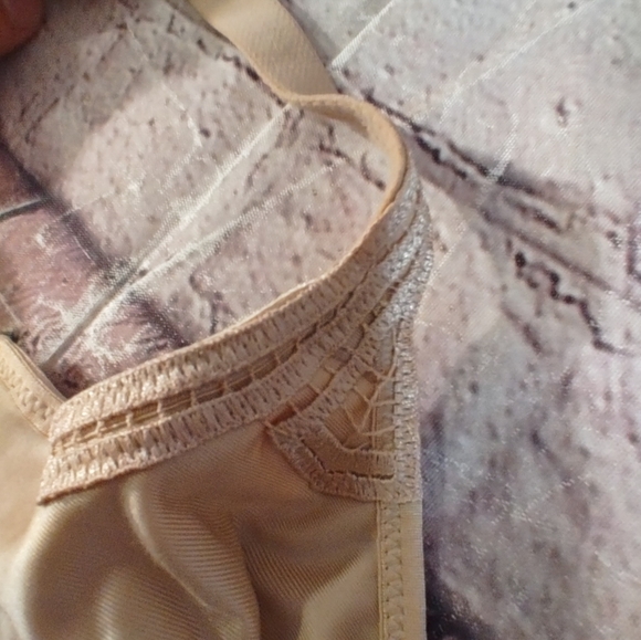 Wacoal Sensibility Convertible Underwire 36DD Cream Bra - Picture 15 of 16